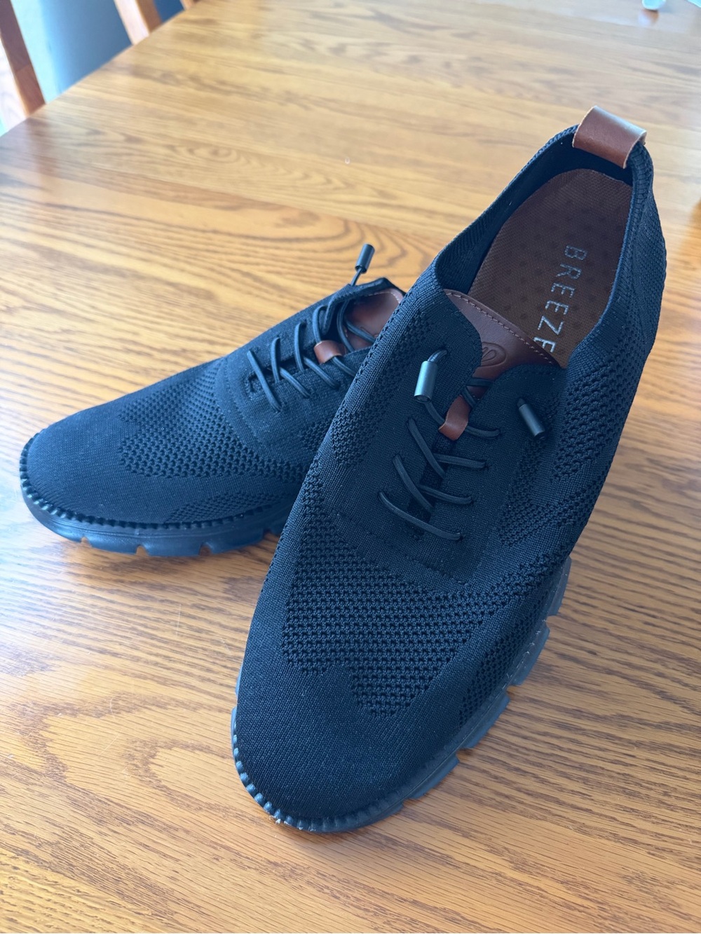 Men’s Black Knit Lace-Up Sneakers